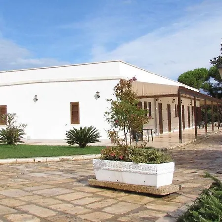 Masseria Valente Фермерский дом Остуни